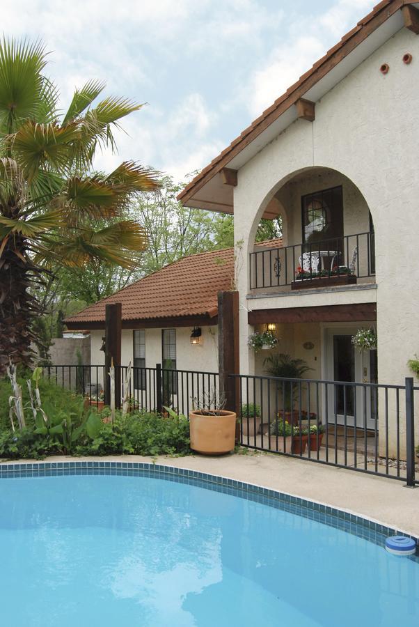 Lakehouse Bed And Breakfast Canyon Lake Exterior photo